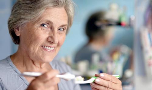 До какого возраста можно сохранить свои зубы 02