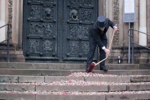 Какие традиции связаны с поздравлениями с днем рождения в разных культурах. Традиции празднования семейных дней рождения в разных странах мира