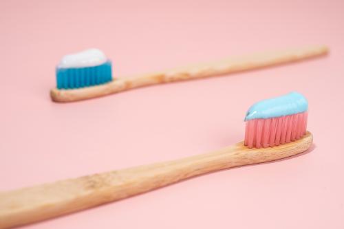 Есть ли разница между лучшими зубными пастами для мужчин и женщин в 2025 году. “Зубные пасты семье покупают женщины”: спрашиваем создателей Stomatol, чем чистить зубы