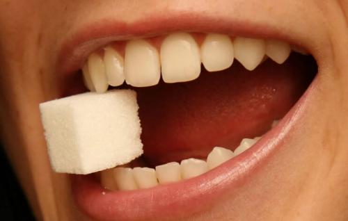 Секреты белоснежной улыбки: как сохранить здоровье зубов на долгие годы 03