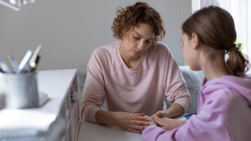 Как важно обсуждать вопросы репродуктивного здоровья с подростками. Как начать разговор о контрацепции